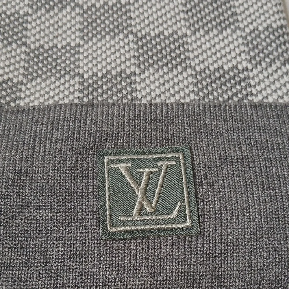 Louis Vuitton Gray Checkered Knit Beanie - Picture 2 of 3